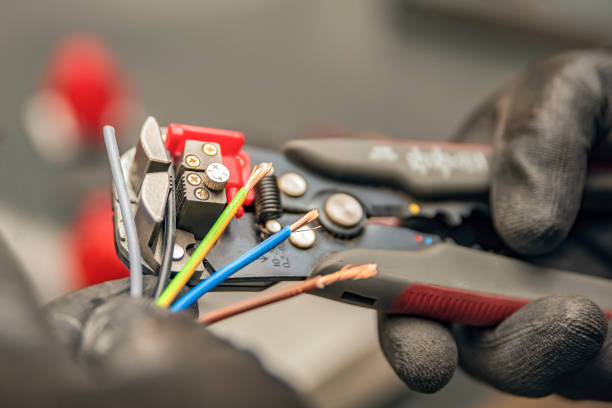 Best Local Electrician Companies  in Silver Springs Shores, FL