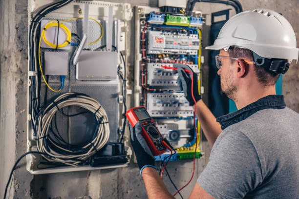 Best Emergency Electrical Repair  in Silver Springs Shores, FL